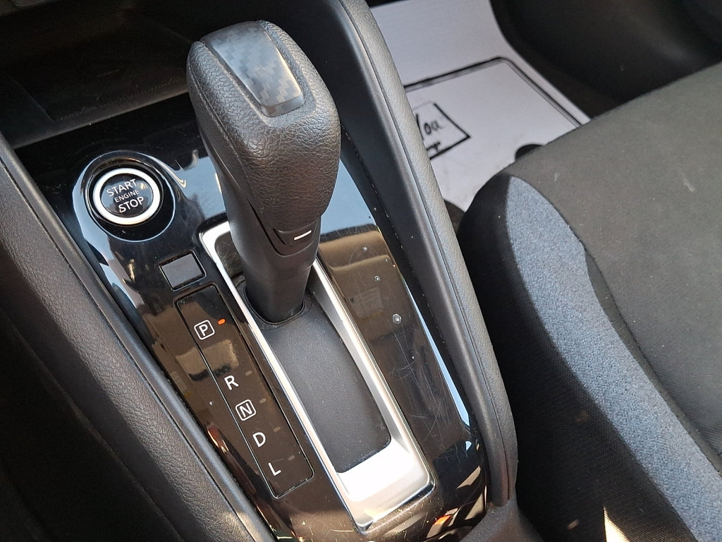 Used 2024 Nissan Versa SV FWD image 29