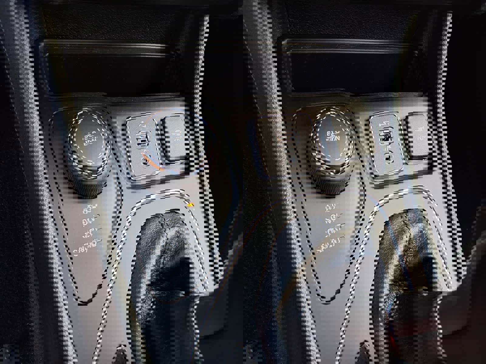 Used 2019 Jeep Cherokee Latitude Plus w/ Cold Weather Group image 15