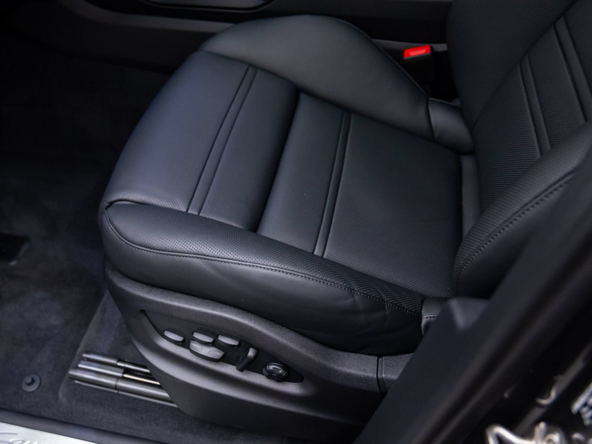 New 2026 Porsche Cayenne E-Hybrid AWD/4WD image 15