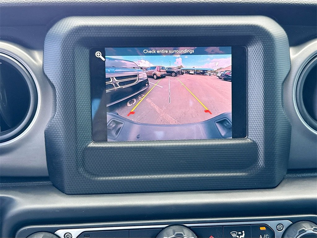 Used 2022 Jeep Gladiator Sport image 15