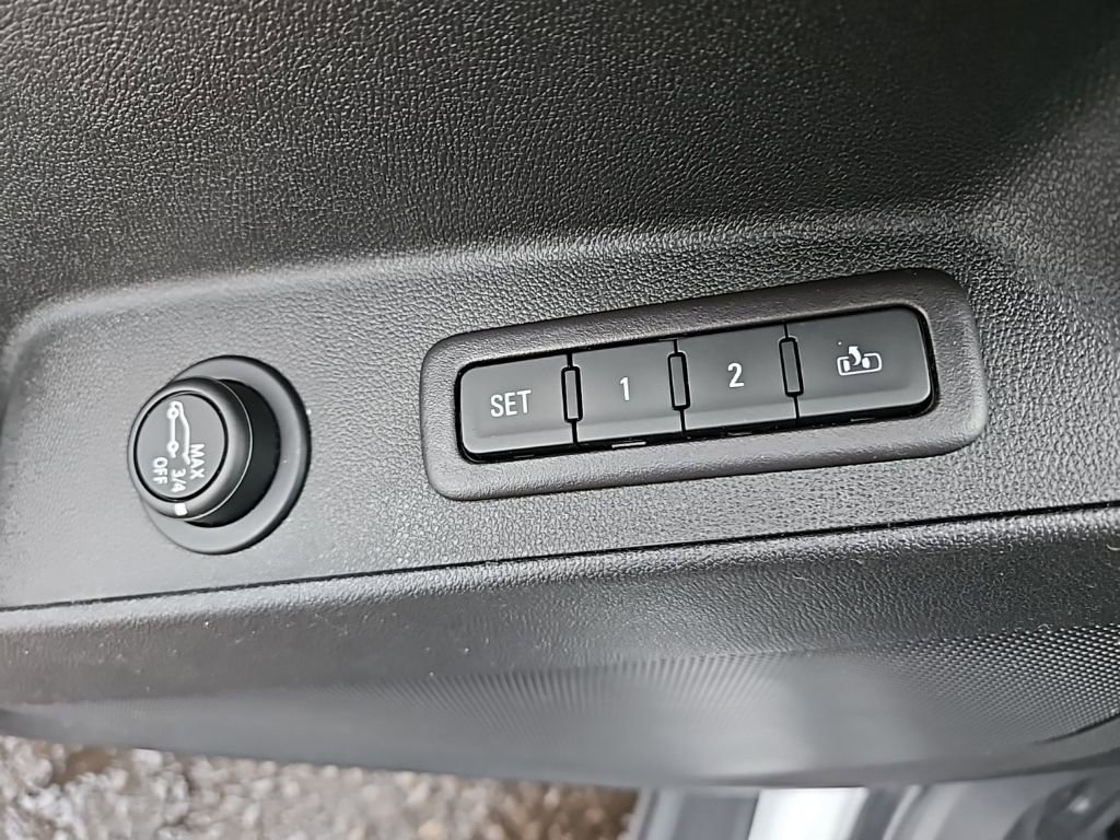 Used 2020 Chevrolet Equinox Premier image 11