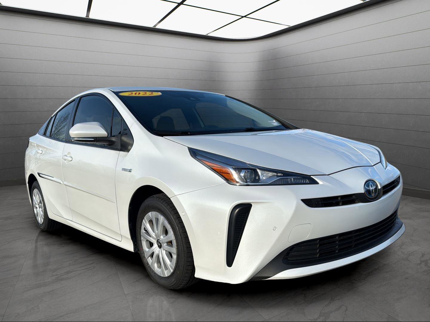 Used 2022 Toyota Prius LE image 7