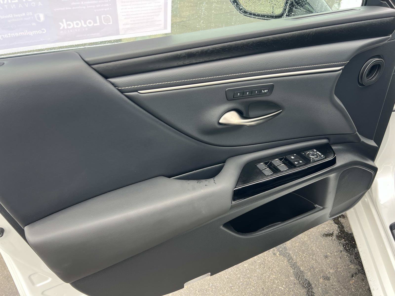 Used 2023 Lexus ES 350 w/ Premium Package FWD image 6