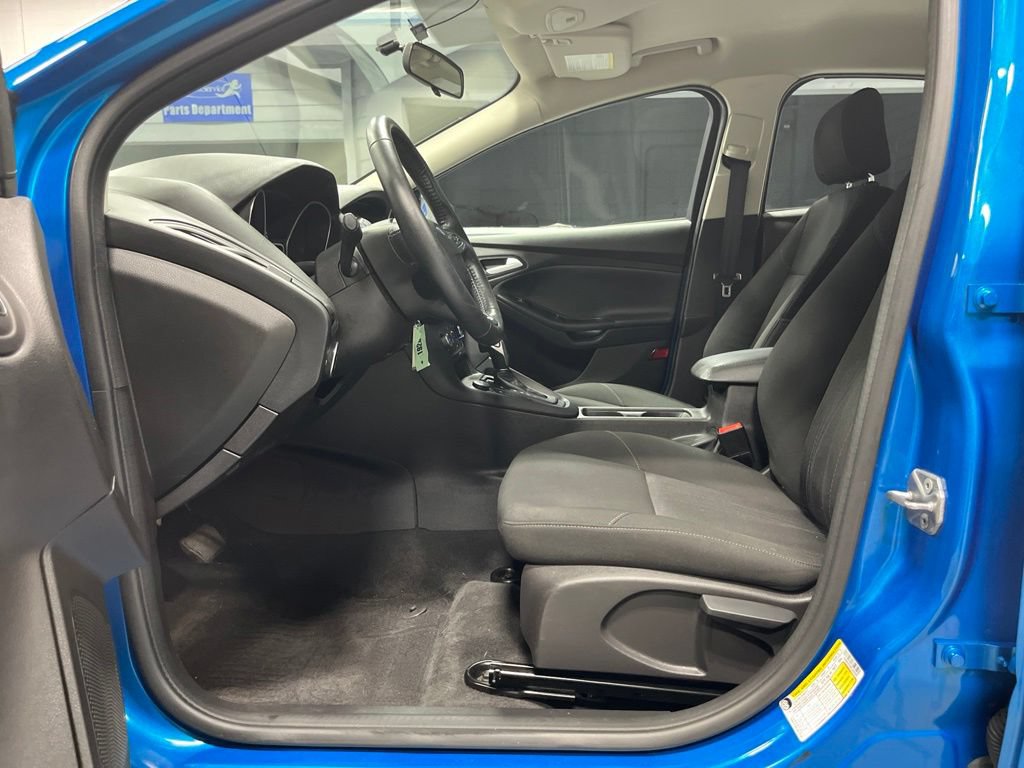 Used 2015 Ford Focus SE w/ SE Cold Weather Package FWD image 14