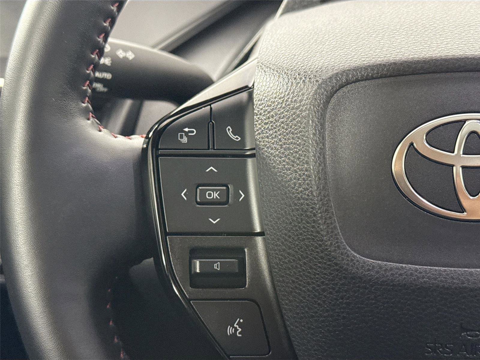 Used 2023 Toyota Prius Prime FWD image 18