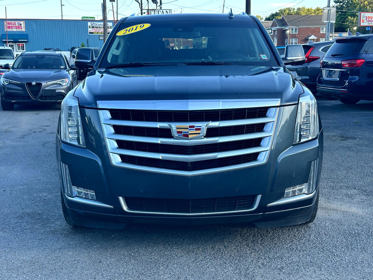 Used 2019 Cadillac Escalade ESV Luxury image 2