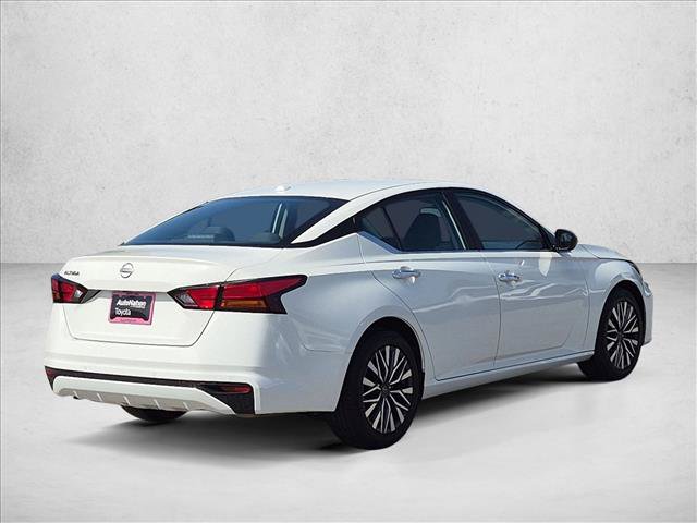 Used 2025 Nissan Altima 2.5 SV FWD image 5