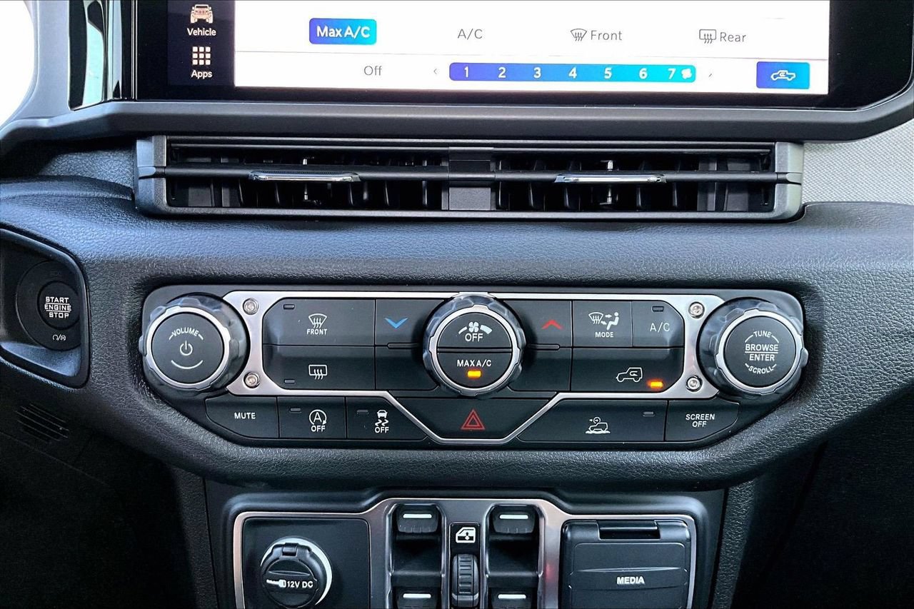 New 2026 Jeep Gladiator Sport AWD/4WD image 15