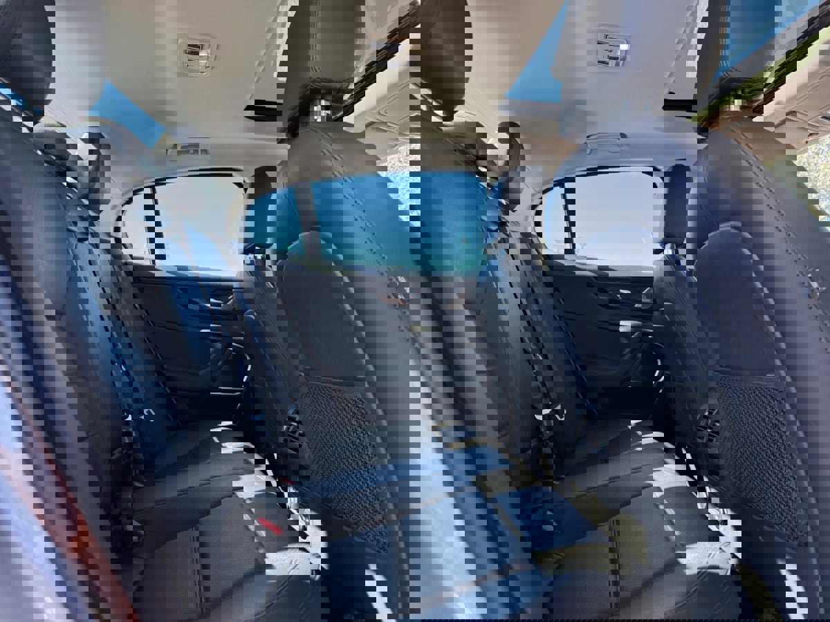 Used 2020 Jaguar XE S image 16