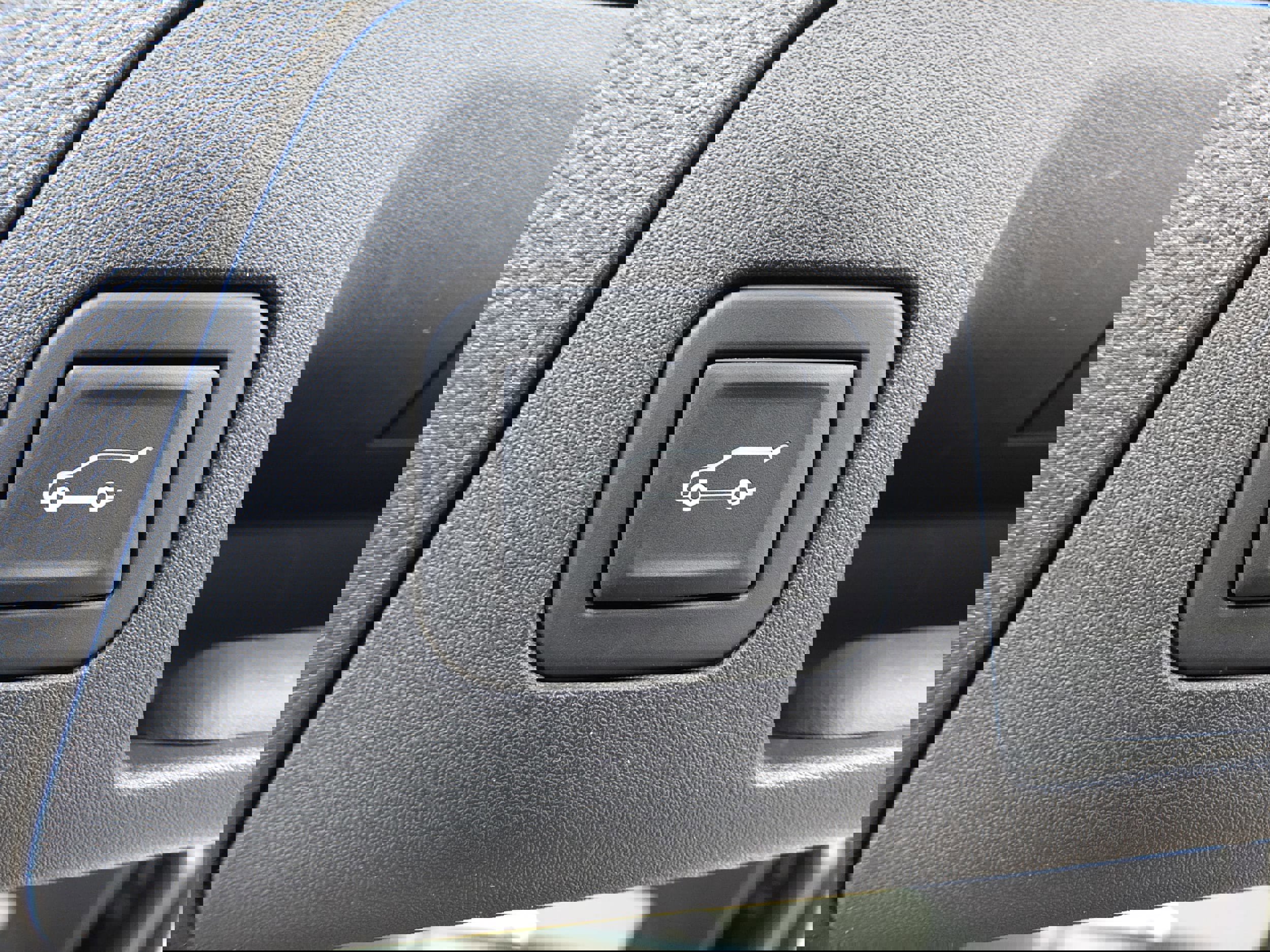 Used 2023 Buick Envision Avenir image 17