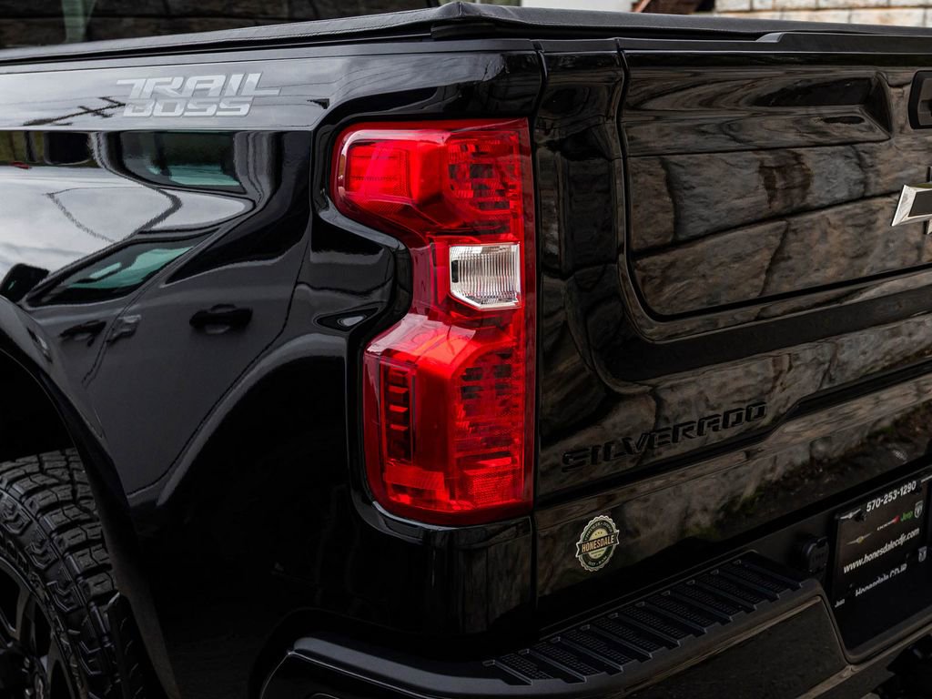 Used 2025 Chevrolet Silverado 1500 Custom Trail Boss w/ Midnight Edition AWD/4WD image 35