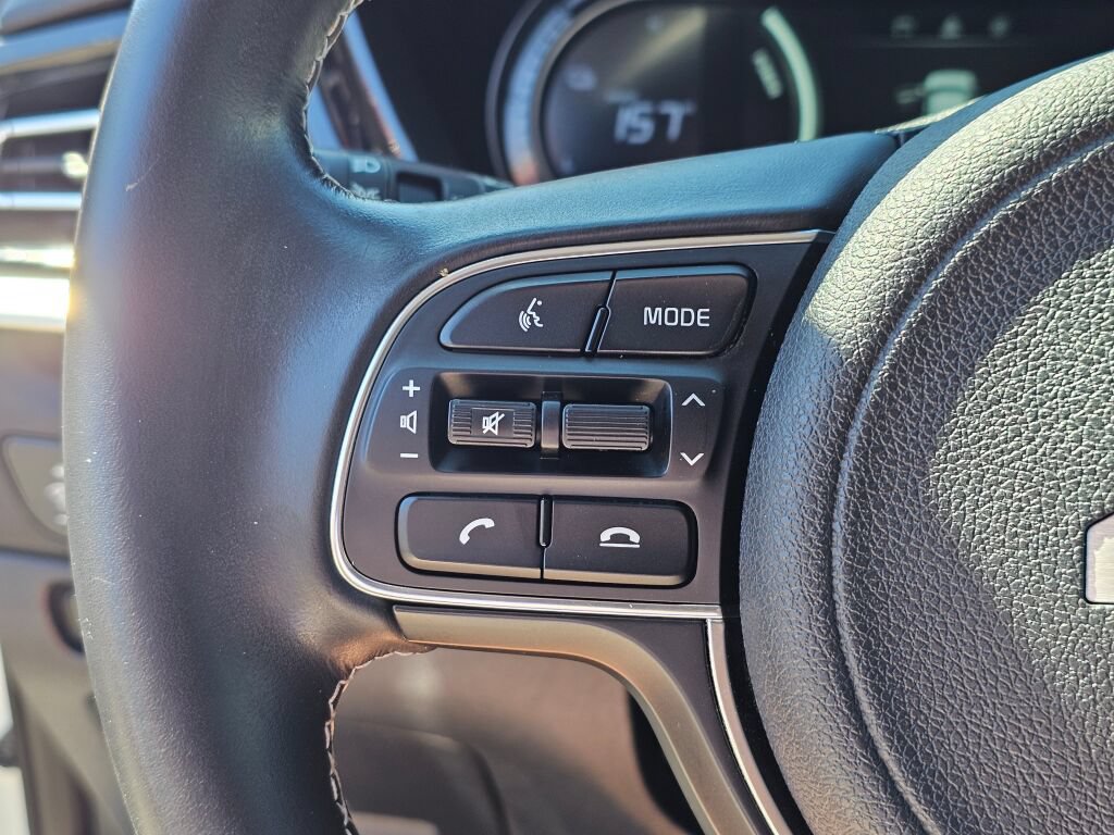 Certified 2022 Kia Niro EX FWD image 34