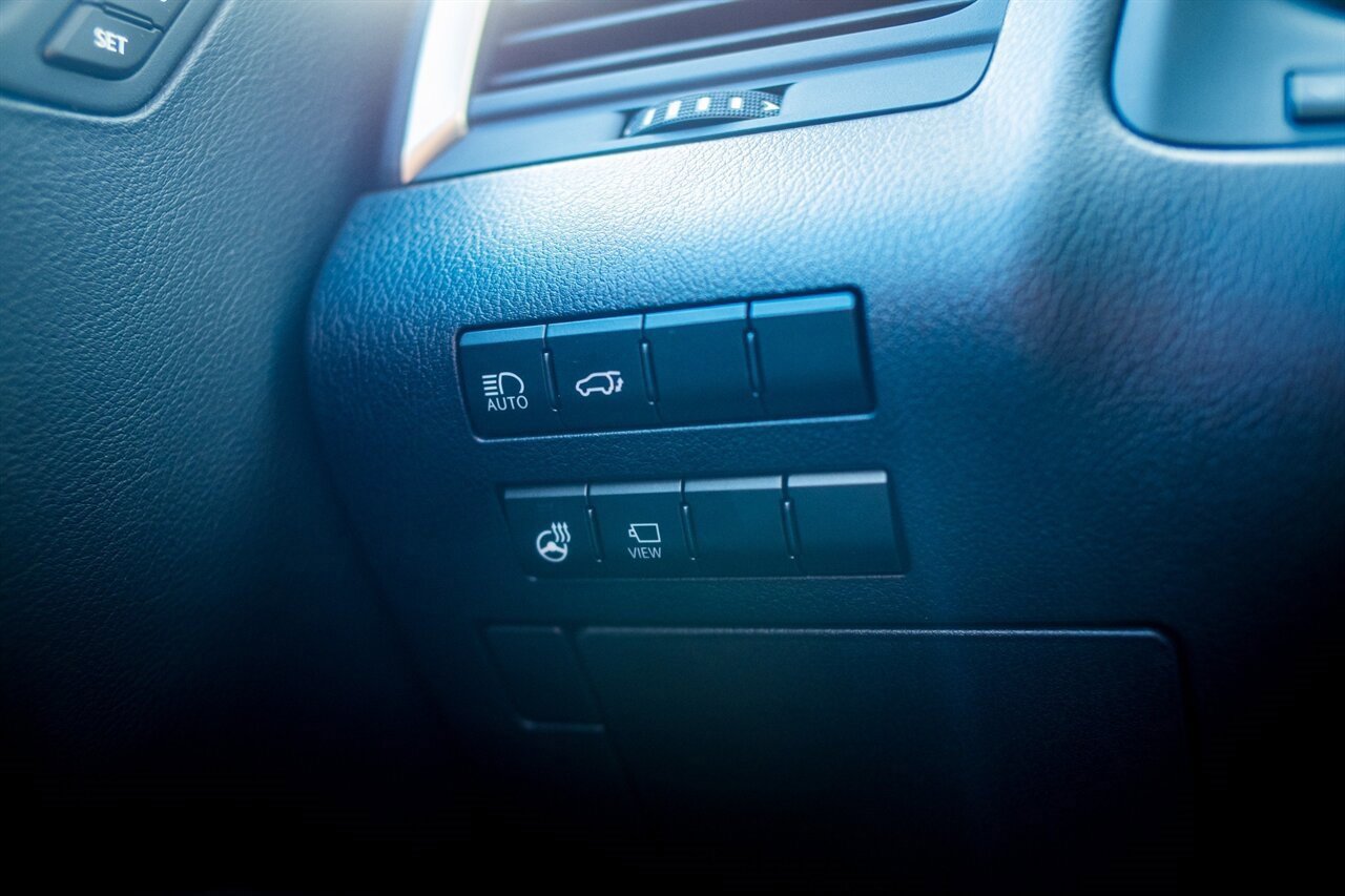 Used 2022 Lexus RX 350L FWD w/ Premium Package image 18