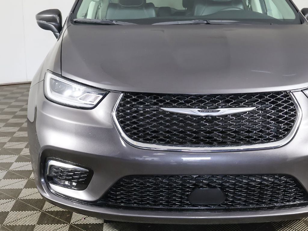 Used 2023 Chrysler Pacifica Touring-L FWD image 15