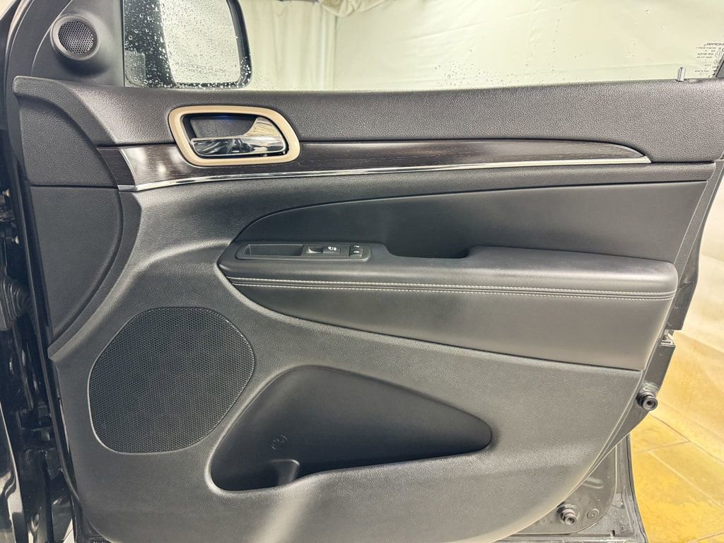Used 2014 Jeep Grand Cherokee Limited AWD/4WD image 19