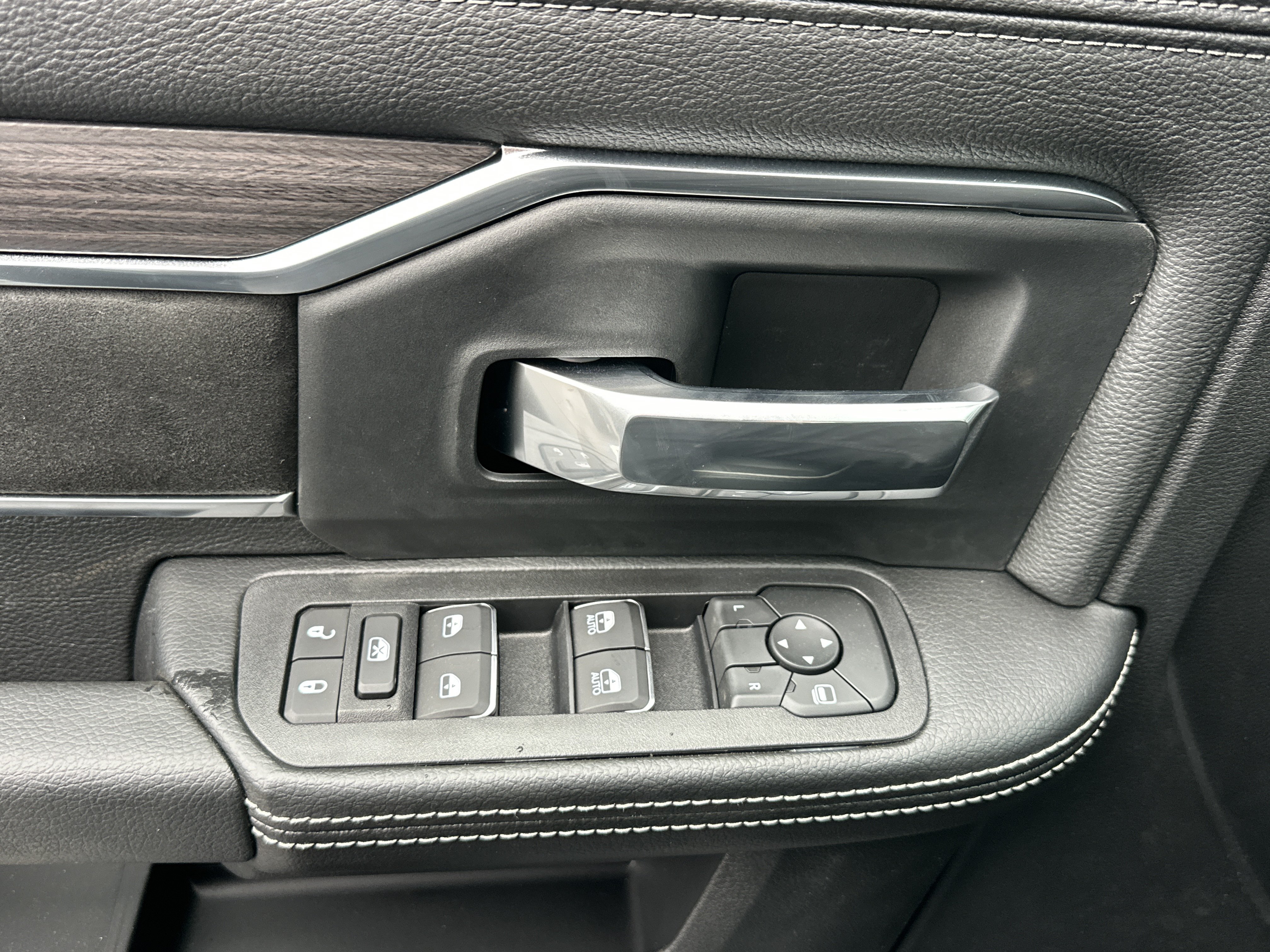 New 2027 RAM 5500 4x4 Crew Cab image 16
