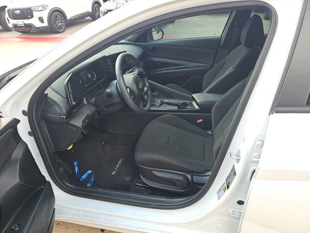 Used 2026 Hyundai Elantra Sport FWD image 3
