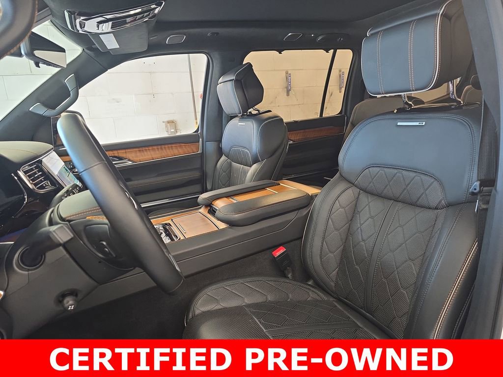 Used 2023 Jeep Grand Wagoneer Series III image 16