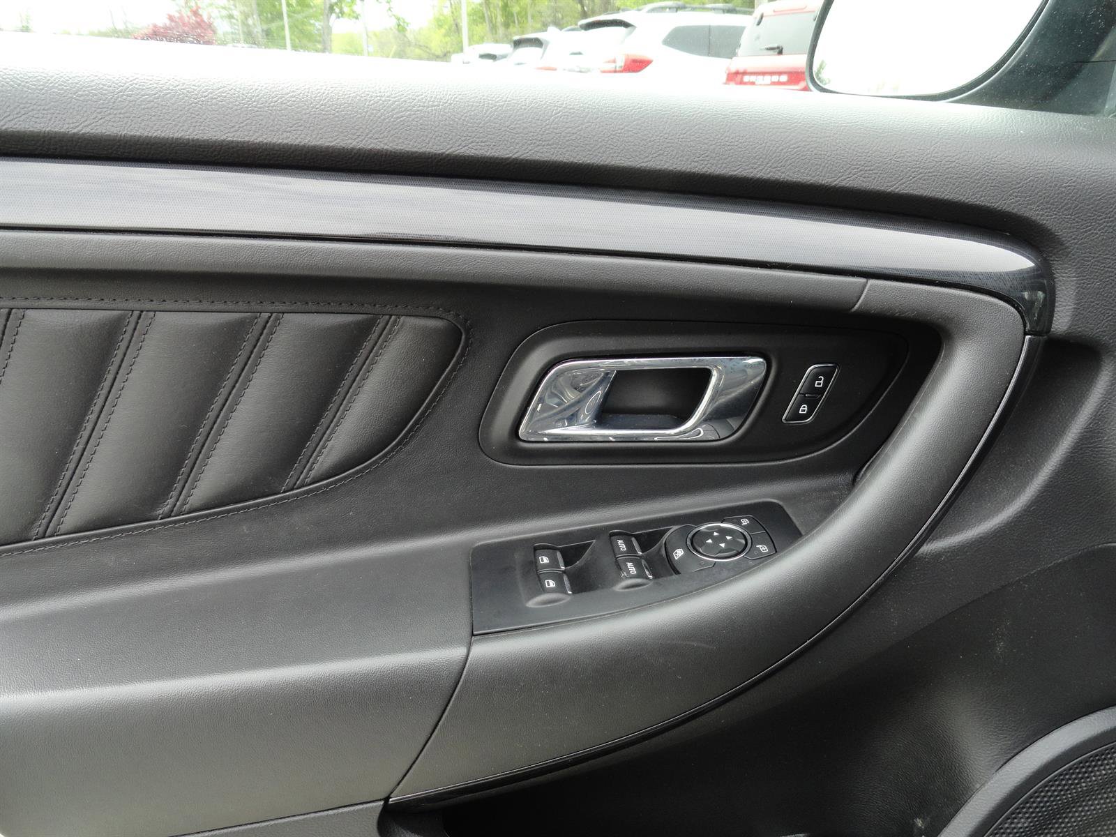 Used 2013 Ford Taurus SHO AWD/4WD image 10