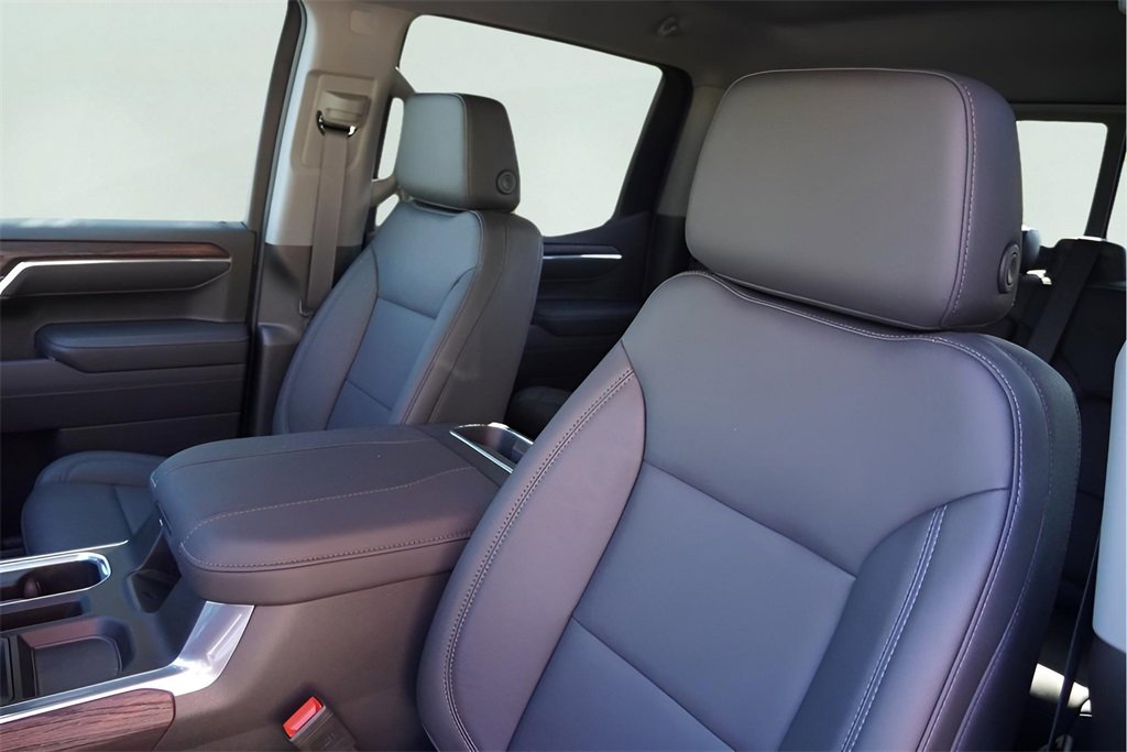 New 2026 GMC Sierra 1500 SLT image 8