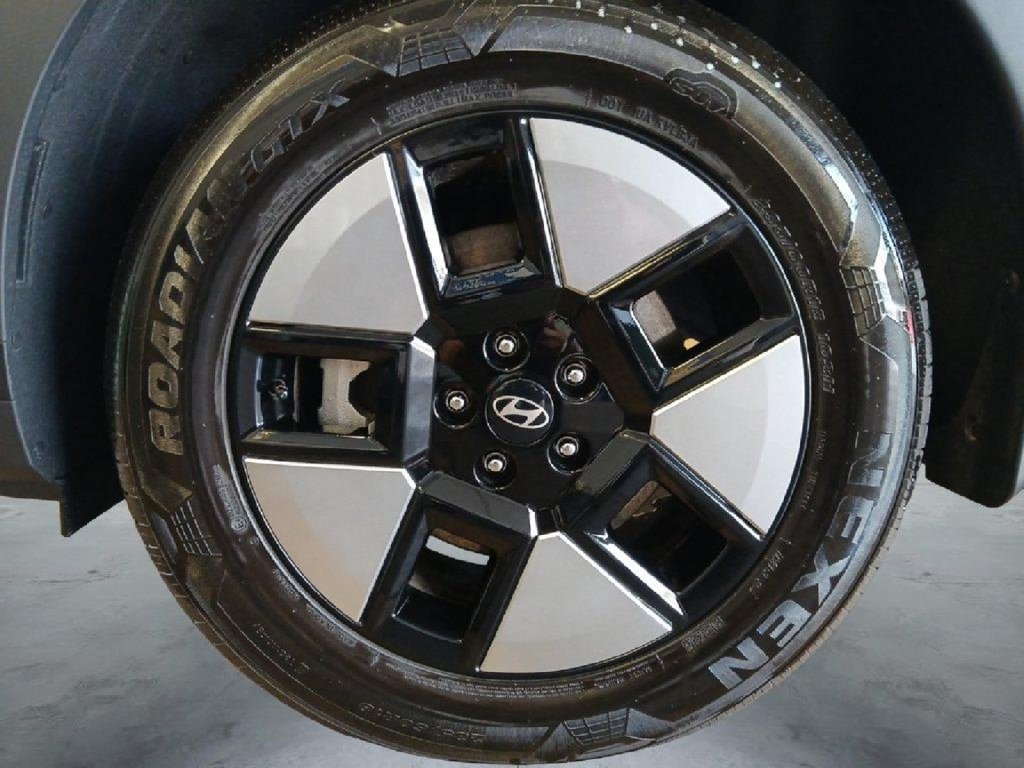 Used 2026 Hyundai Santa Fe SEL FWD image 14