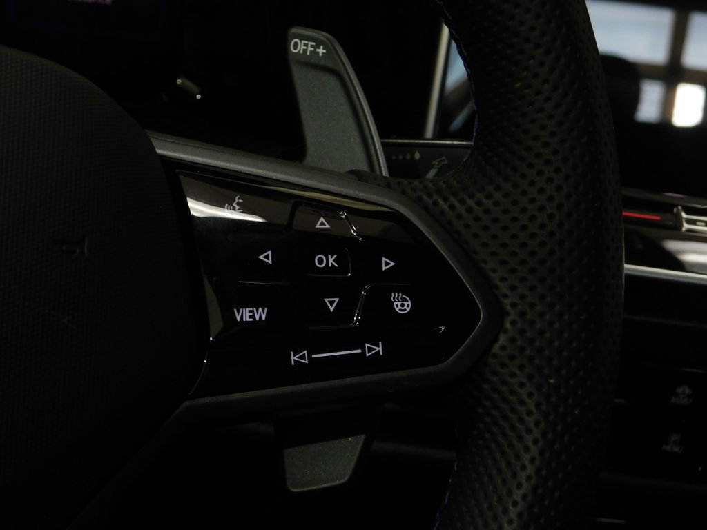 Used 2025 Volkswagen Golf R Black Edition image 52