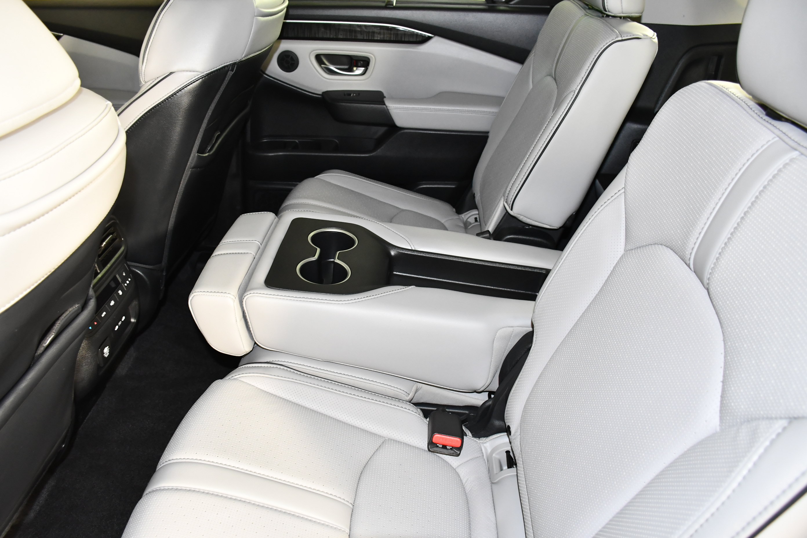Certified 2025 Honda Pilot Elite image 49