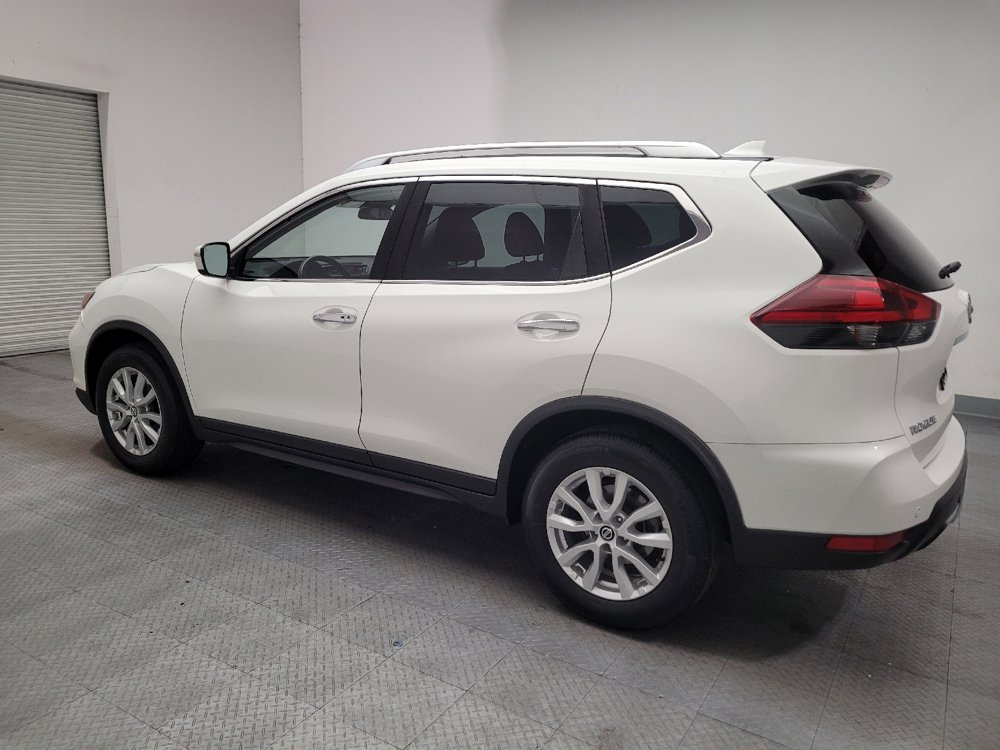 Used 2020 Nissan Rogue SV FWD image 3