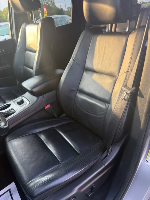 Used 2019 Jeep Grand Cherokee Limited AWD/4WD image 13