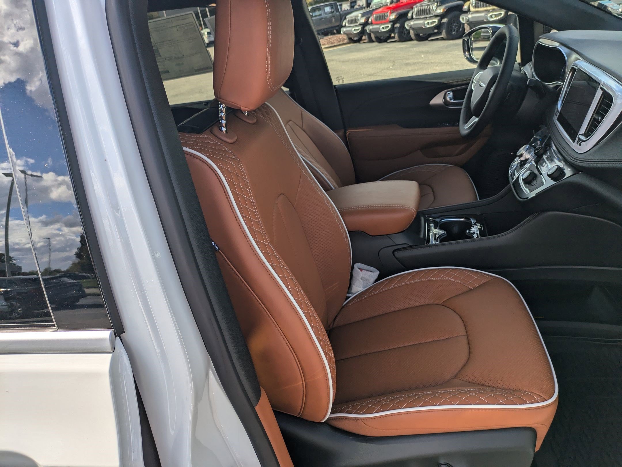 New 2026 Chrysler Pacifica Pinnacle image 29