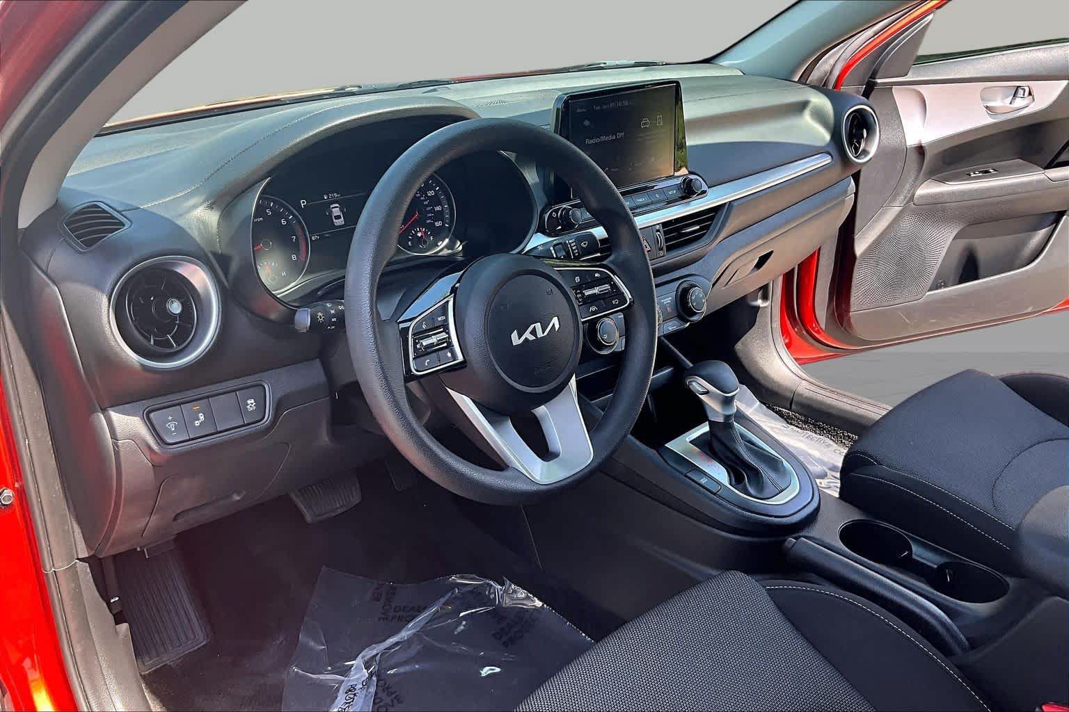 Used 2024 Kia Forte LXS w/ LXS Technology Package FWD image 18
