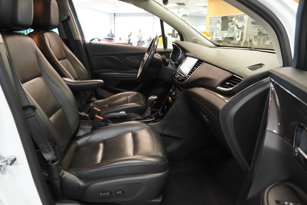 Used 2019 Buick Encore Essence AWD/4WD image 34