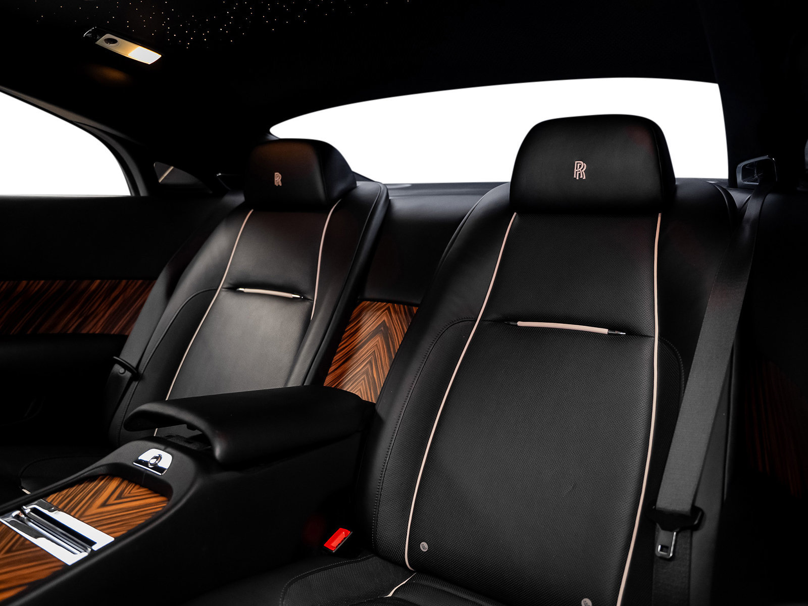 Used 2016 Rolls-Royce Wraith RWD image 36