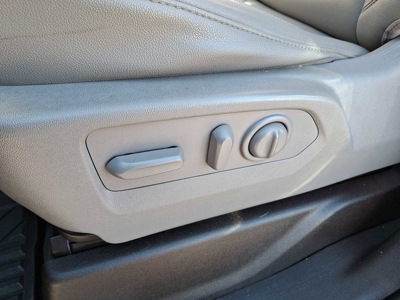 Used 2021 Chevrolet Silverado 1500 LT Trail Boss w/ Convenience Package II image 10