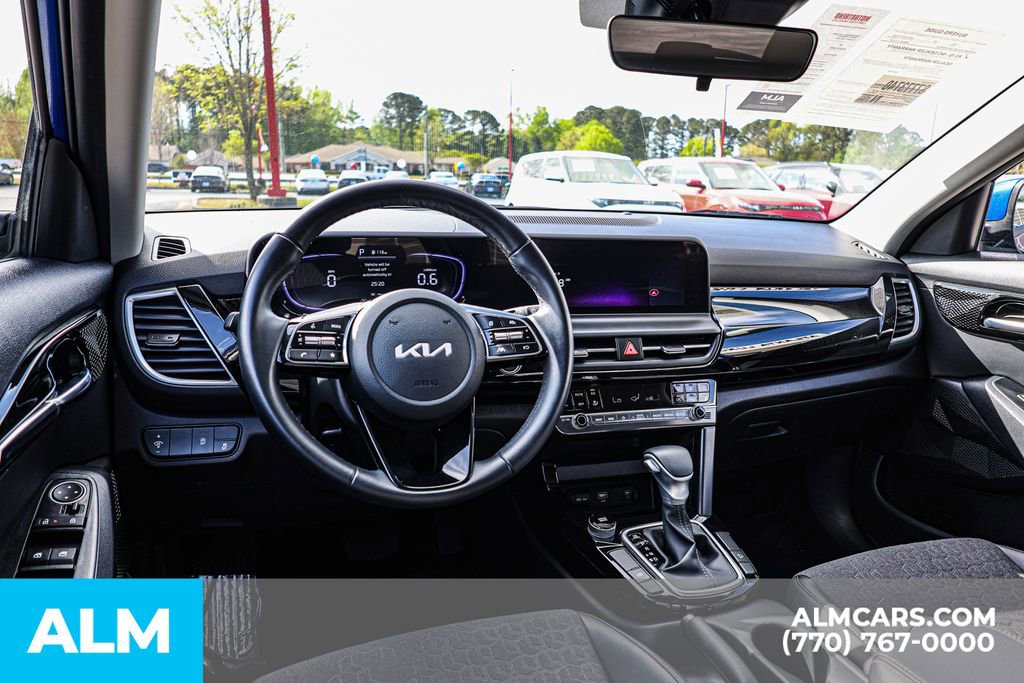 Used 2025 Kia Seltos S FWD image 28