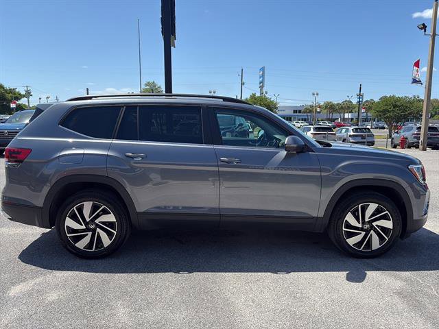 Certified 2025 Volkswagen Atlas SE image 4