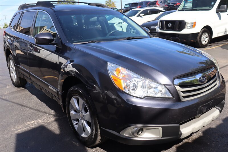 Used 2011 Subaru Outback 2.5i Limited AWD/4WD image 1