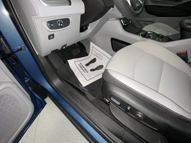 Used 2024 GMC Terrain SLE w/ Driver Convenience Package FWD image 12