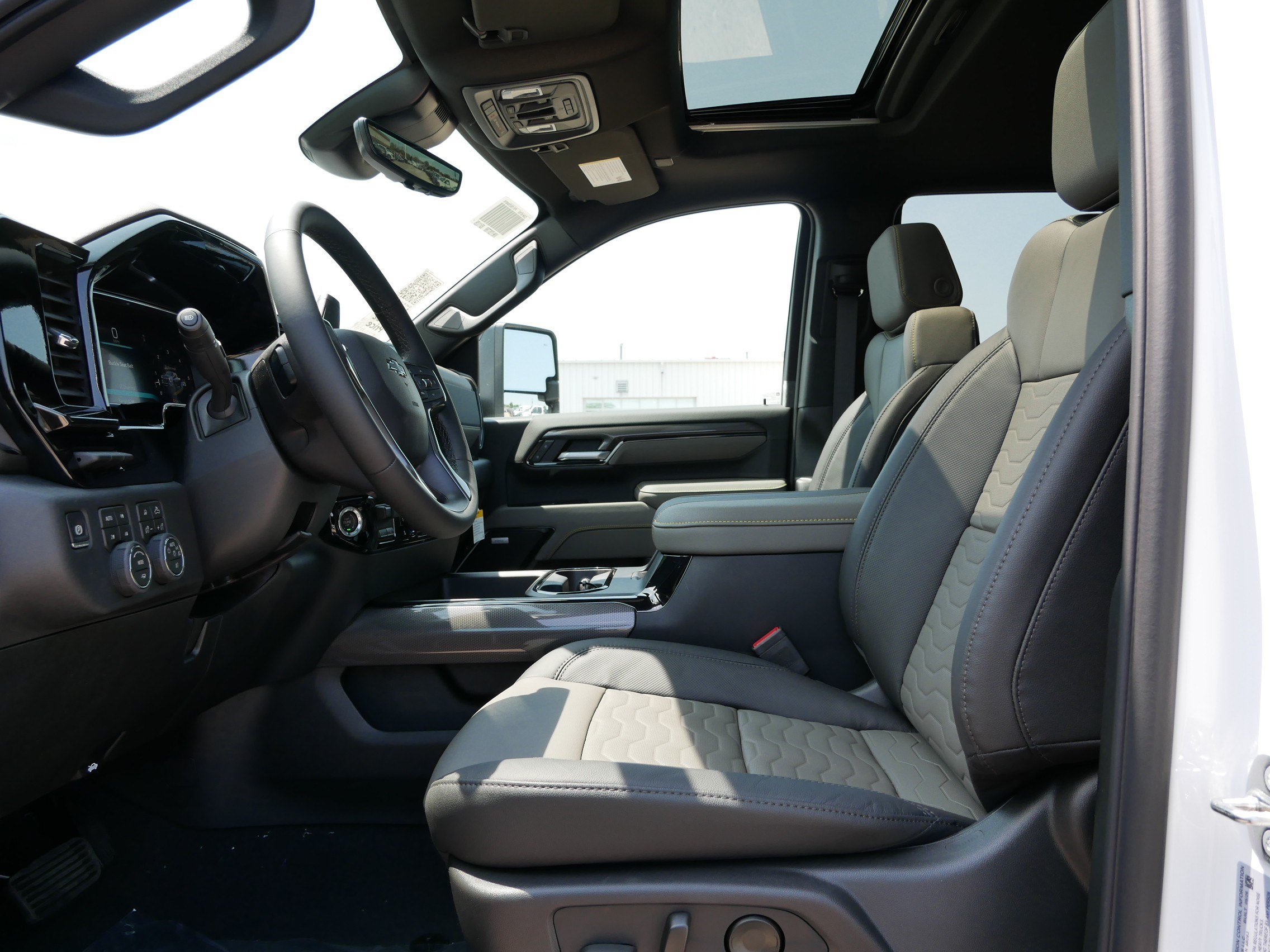 New 2026 Chevrolet Silverado 2500 ZR2 w/ LPO, Dark Essentials Package AWD/4WD image 11