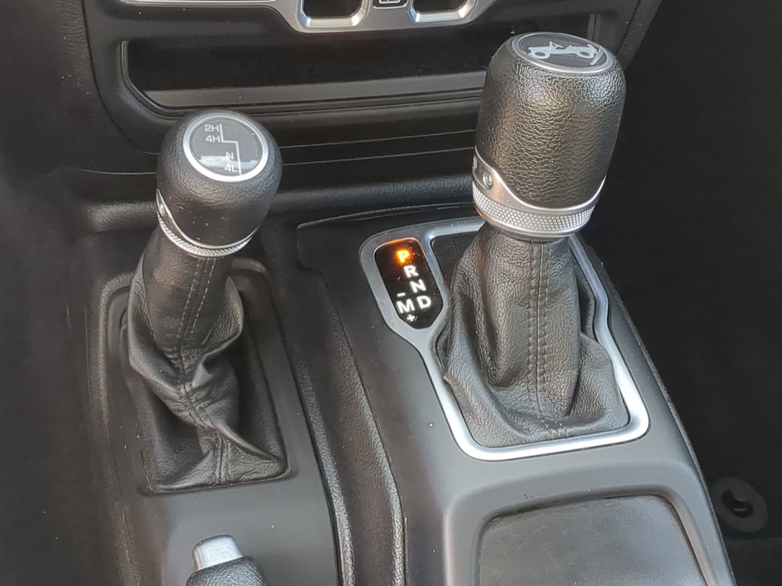 Used 2018 Jeep Wrangler Unlimited Sport S AWD/4WD image 35