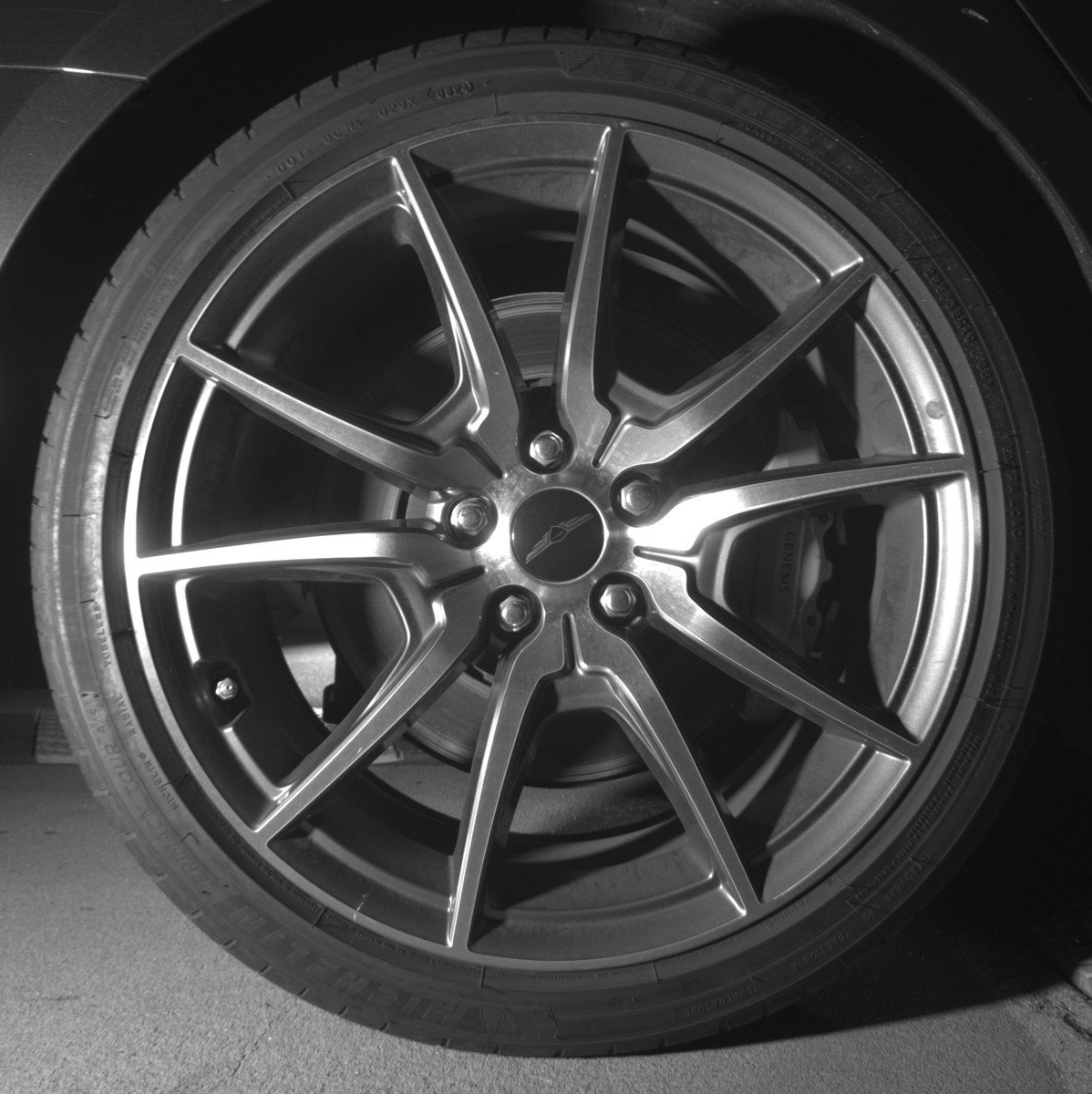 Used 2025 Genesis G70 2.5T image 15