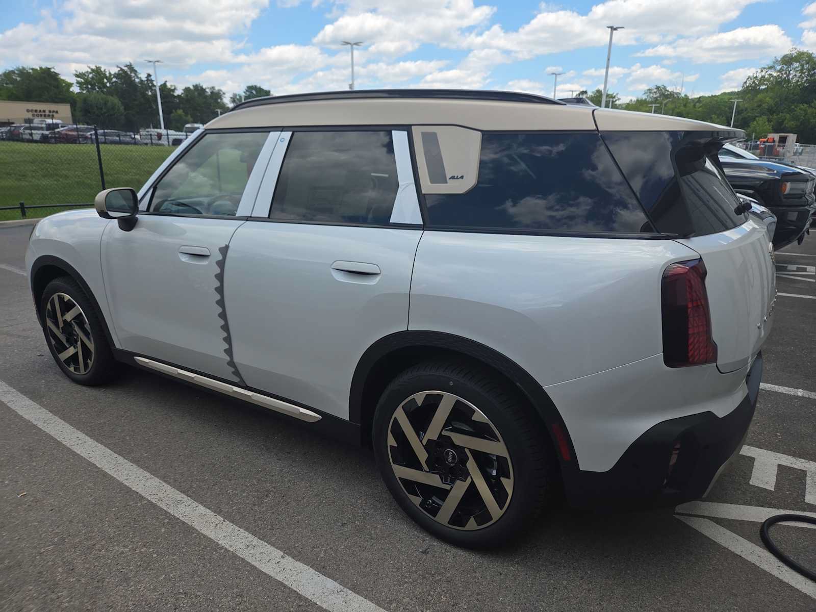 Used 2027 MINI Cooper Countryman SE w/ Comfort Package Max AWD/4WD image 3