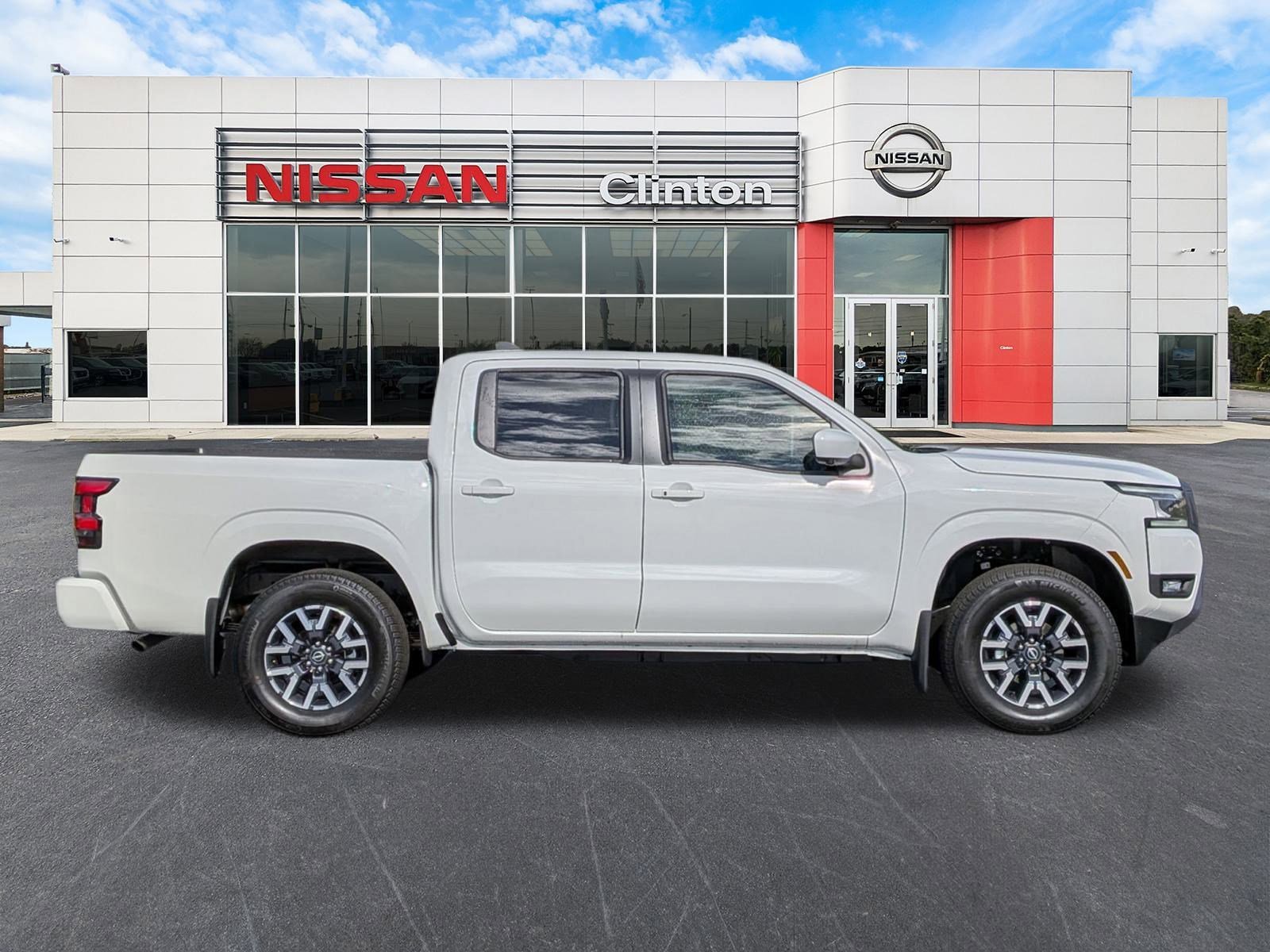 New 2025 Nissan Frontier SL AWD/4WD image 2