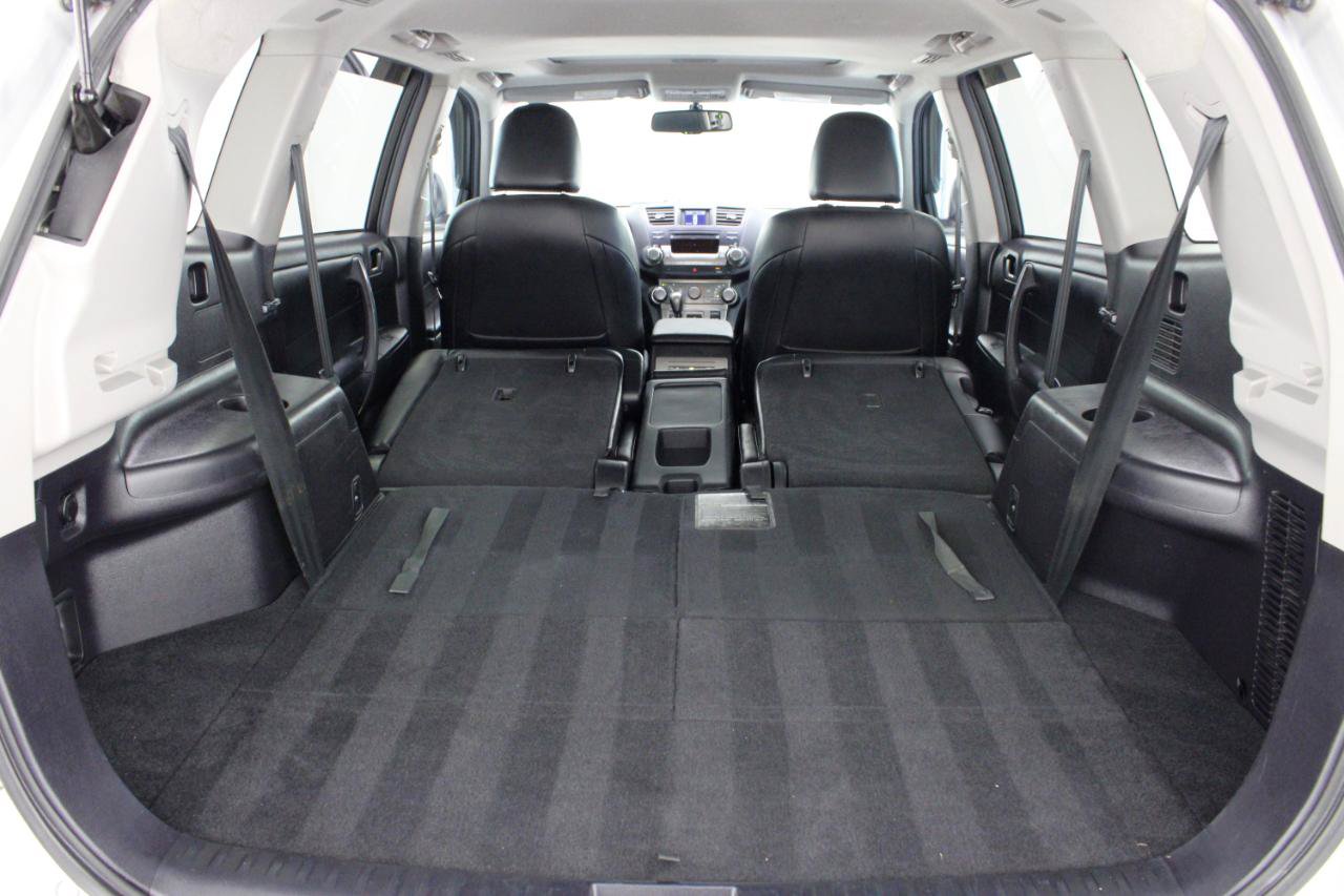 Used 2011 Toyota Highlander SE w/ Tow Pkg FWD image 70