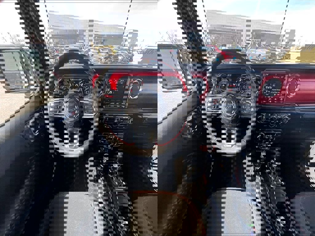 Used 2023 Jeep Gladiator Rubicon w/ Cold Weather Group image 17