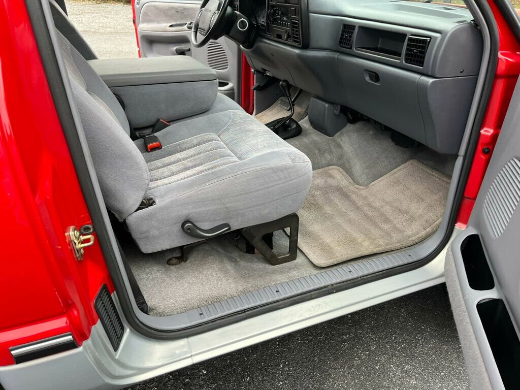 Used 1997 Dodge Ram 1500 Truck 4x4 Regular Cab image 31