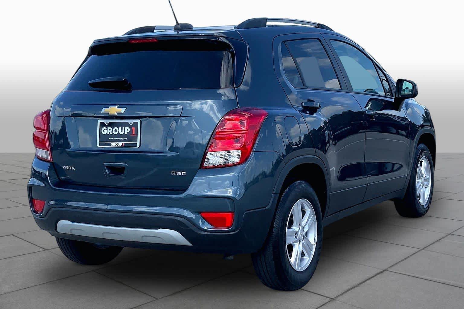 Used 2022 Chevrolet Trax LT w/ LT Convenience Package AWD/4WD image 13