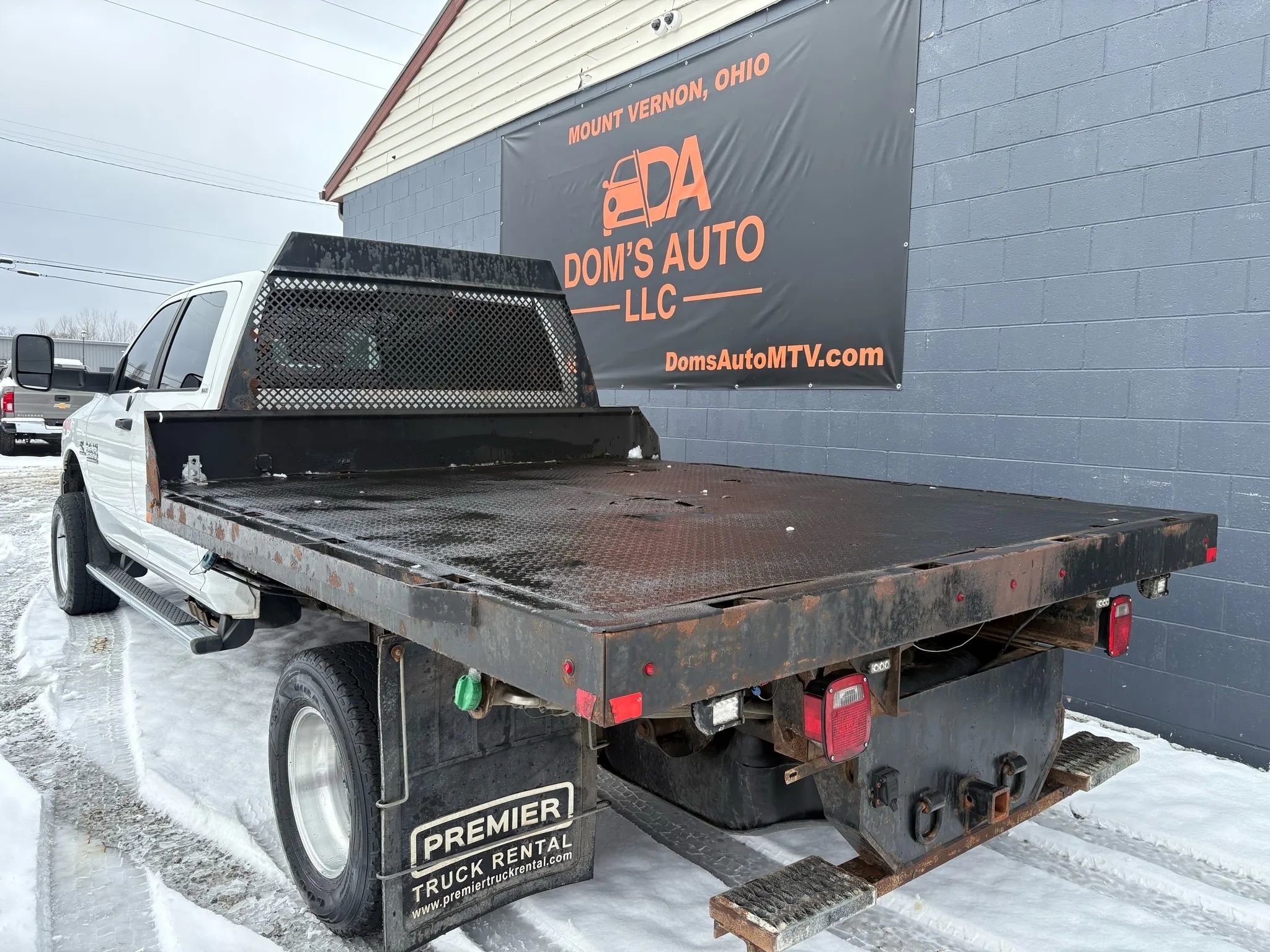 Used 2015 RAM 3500 SLT w/ Quick Order Package 29G SLT image 2