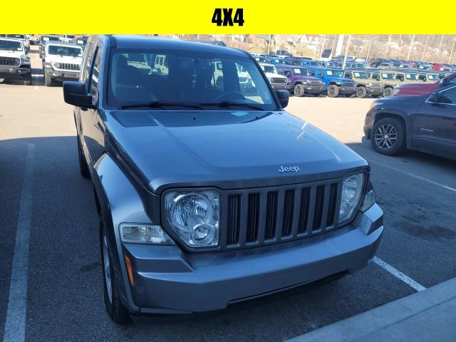 Used 2012 Jeep Liberty Sport image 3