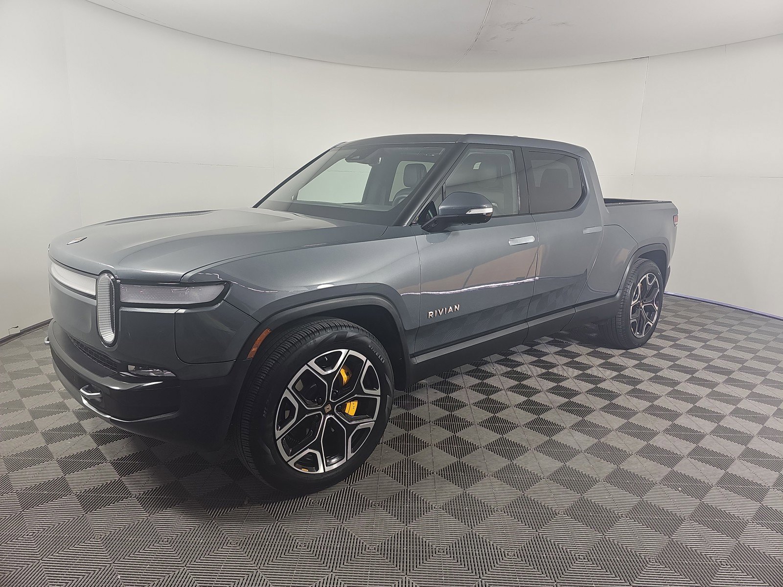 Used 2022 Rivian R1T Adventure AWD/4WD image 1